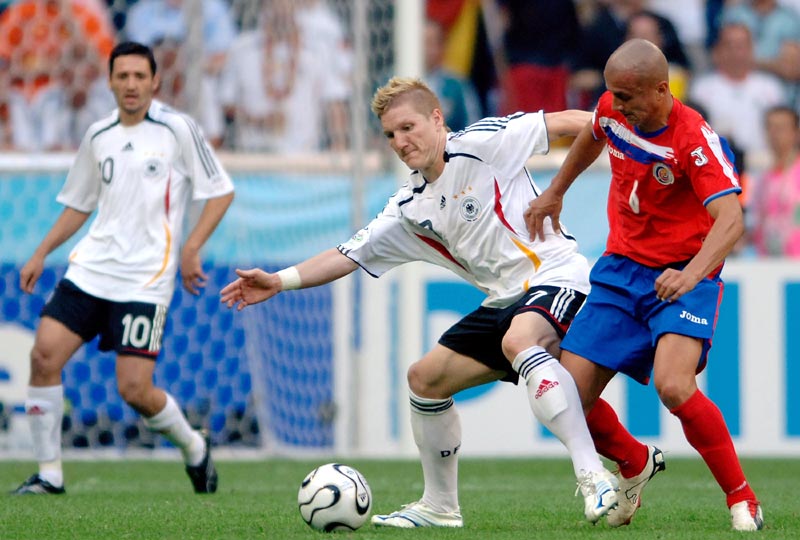 传闻：曼联、罗马和斯图加特也在关注18岁昂热前锋谢里夫（据称曼联、罗马与斯图加特正关注18岁昂热前锋谢里夫）