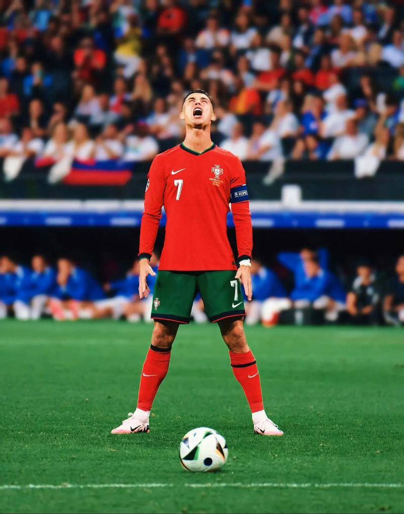 踢球者：巴斯克斯背伤恢复缓慢，理想情况下月底可以复出（踢球者：巴斯克斯背伤恢复不理想，最早有望于月底复出）