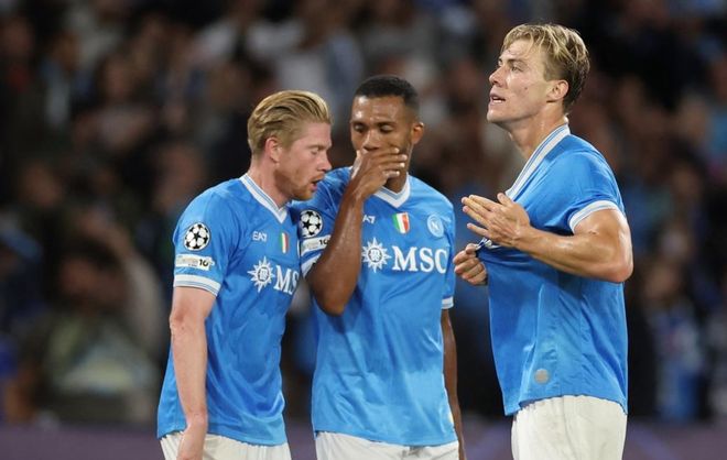 记者：阿隆索昨天没公布名单是在等姆巴佩，强行出战会恶化伤情（记者：阿隆索昨未公布大名单因等待姆巴佩，冒险出战或加重伤情）