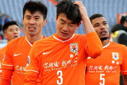 利物浦vs毕包第20分钟比赛暂停，全场球员、观众鼓掌致敬若塔（利物浦战毕尔巴鄂第20分钟暂停，全场球员与球迷鼓掌致敬若塔）