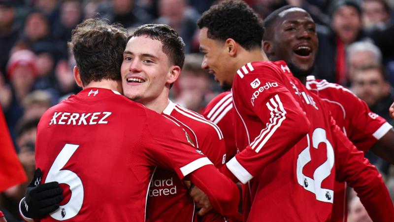 为何亲斯内德？穆帅：斯内德给了我三冠王，那是最棒的一年（穆帅谈为何偏爱斯内德：他助我夺三冠，那是我最好的一个赛季）