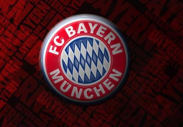 秀西班牙语，弗里克和记者开玩笑：搞什么，你们这些混蛋？（弗里克秀西班牙语与记者打趣：你们这是搞什么，伙计们？）